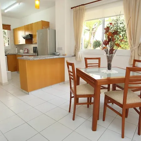 Iris Village 2 Bedroom / 2 Bathroom Townhouse Holiday home *
